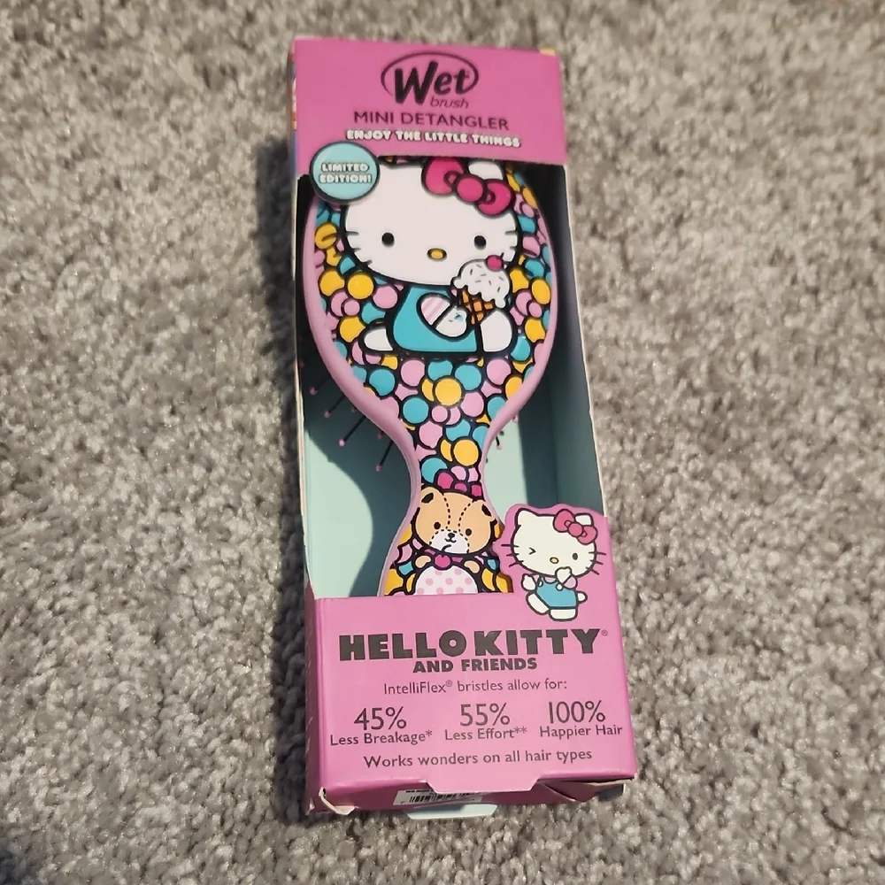 Hello Kitty Mini Detangler Brush
